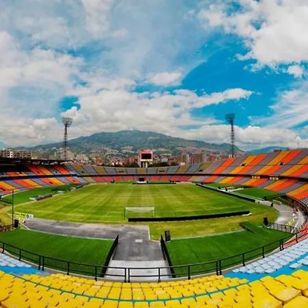 34 Bello Apartamento En La Mejor Zona De Medellin Laureles Estadio 2 Hab 2 Banos Exterior photo